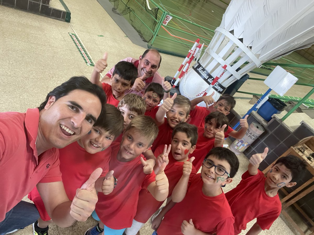 GuzmanGomezMdC's tweet photo. #Momentos únicos y especiales. 
🔹Lo mejor que tenemos.
@AyuntamientoMDC Hoy con un grupo de 70 niños que participan en el #campamento de #verano en el pabellón Pablo Cáceres.
Un total de 400 entre 6 y 12 años 
#Convivencia #Deporte #Diversión #Valores #MedinaCrece #Juntos https://t.co/01eIcyTc1E