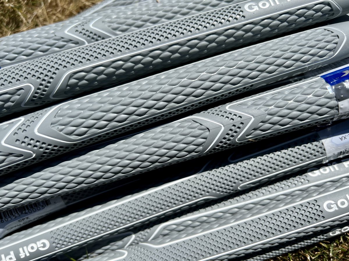 PGAPappas's tweet image. 🚨 PGAPappas The Open Championship Golf Pride Grips GIVEAWAY 1 🚨 

🔥 Full Set of (13) New 2022 Golf Pride CPX Grips (you pick standard, midsize, or jumbo) #TheOpen 

To enter:
✅ Retweet
✅ Follow @PGAPappas and @golfpridegrips