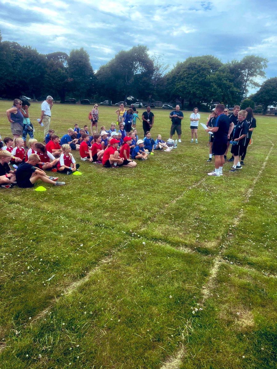 S_A_Sport's tweet photo. Today we ran our 1st Yr3/4 @QuadKidsUK Partnership Finals! Defo a great move putting it in the Calendar! High Numbers! Great engagement! Congratulations West Park who were winners closely pushed by @TABPE &amp; @GoringCofE however All pupils were AMAZING! #localitysport #resilience https://t.co/fDAnaW5OGV