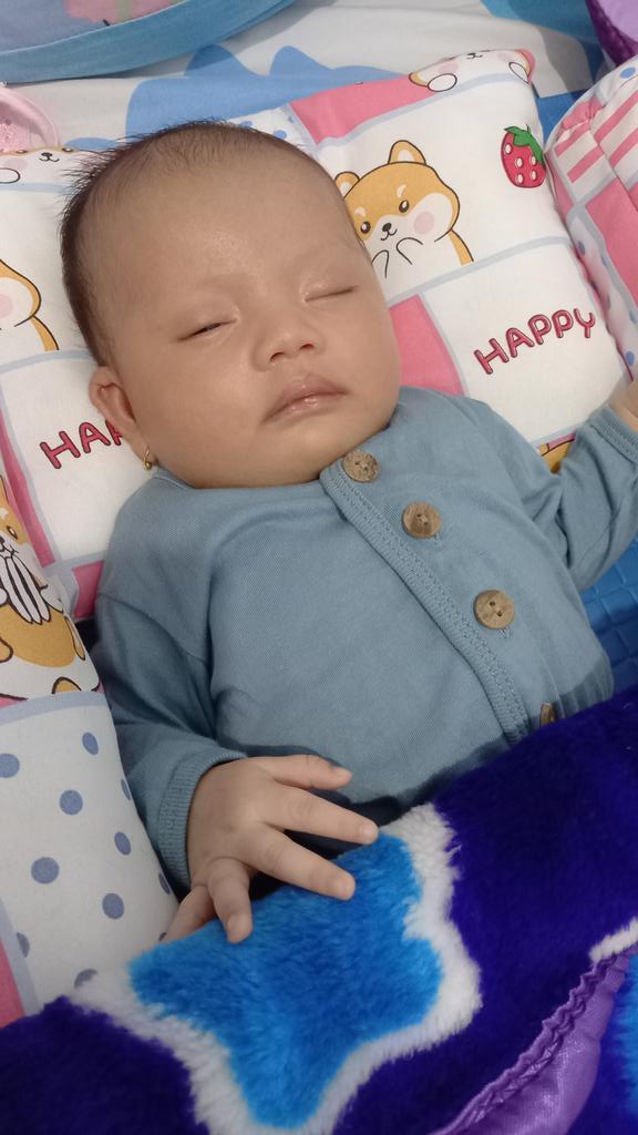 dikaatyas's tweet photo. Anak.ku, 
Kamu mengajarkan banyak hal buat mama nak 🥺
Kita belajar bareng² ya sayang 😘 https://t.co/HDiSoZhusC