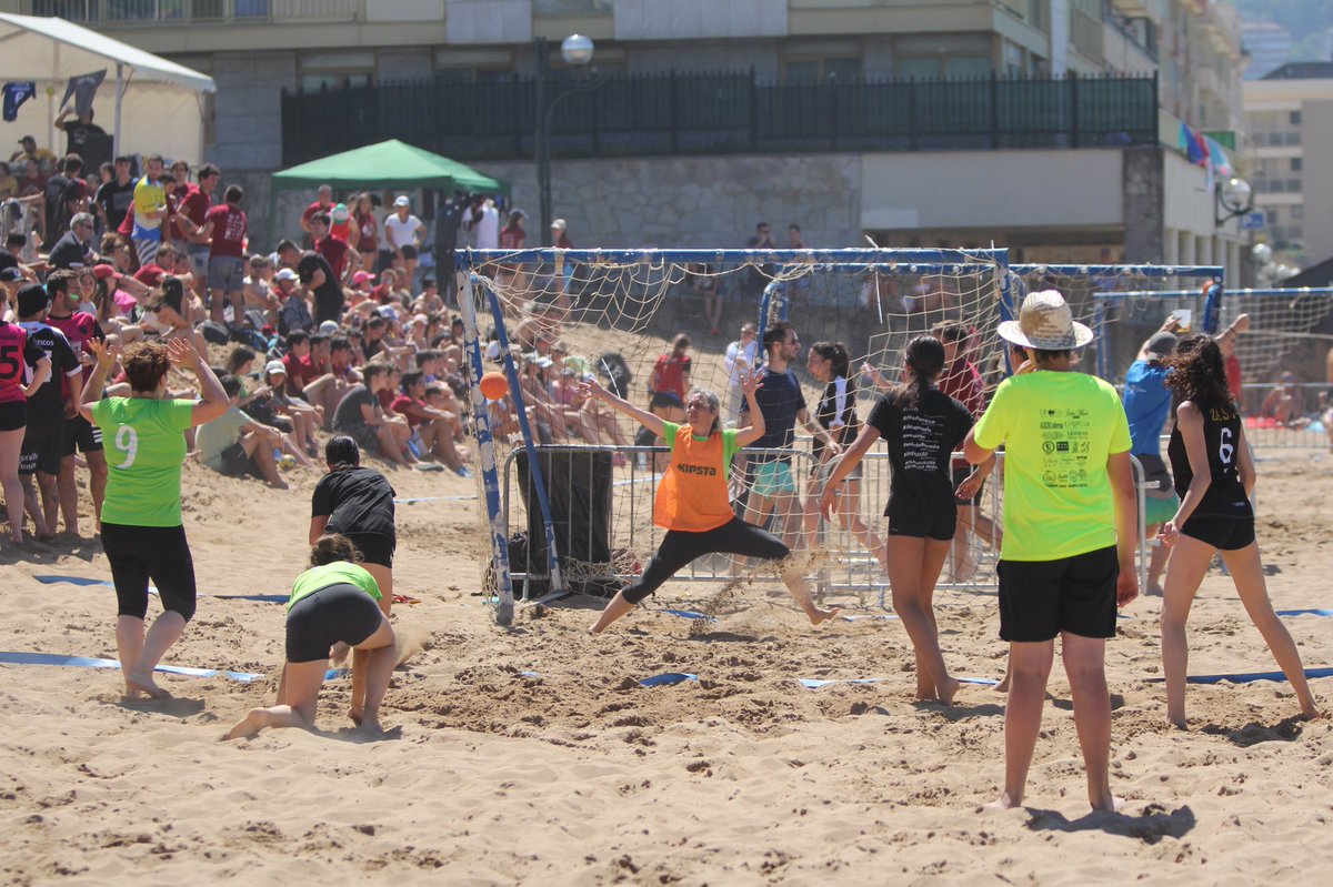 Txaparrotan tweet media