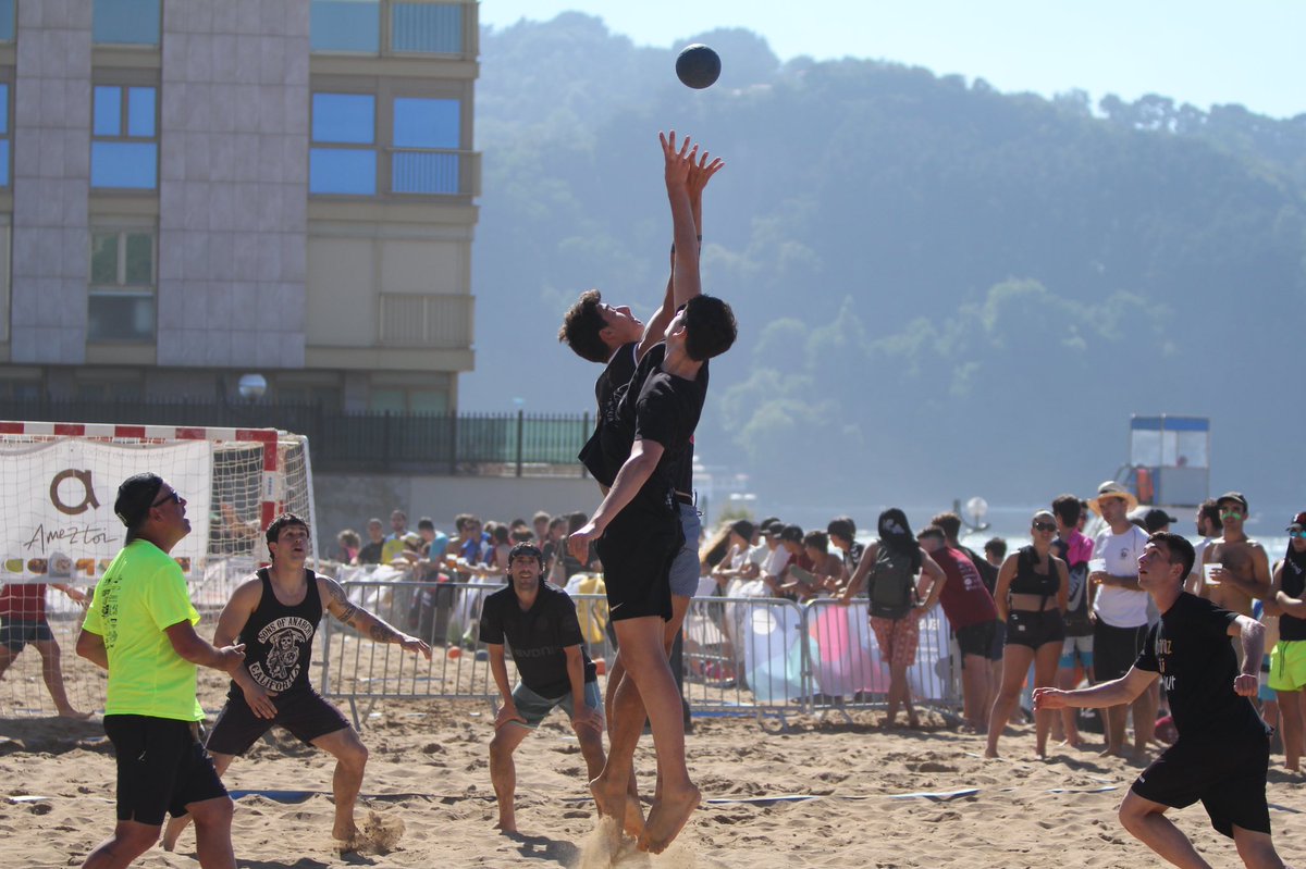 Txaparrotan tweet media