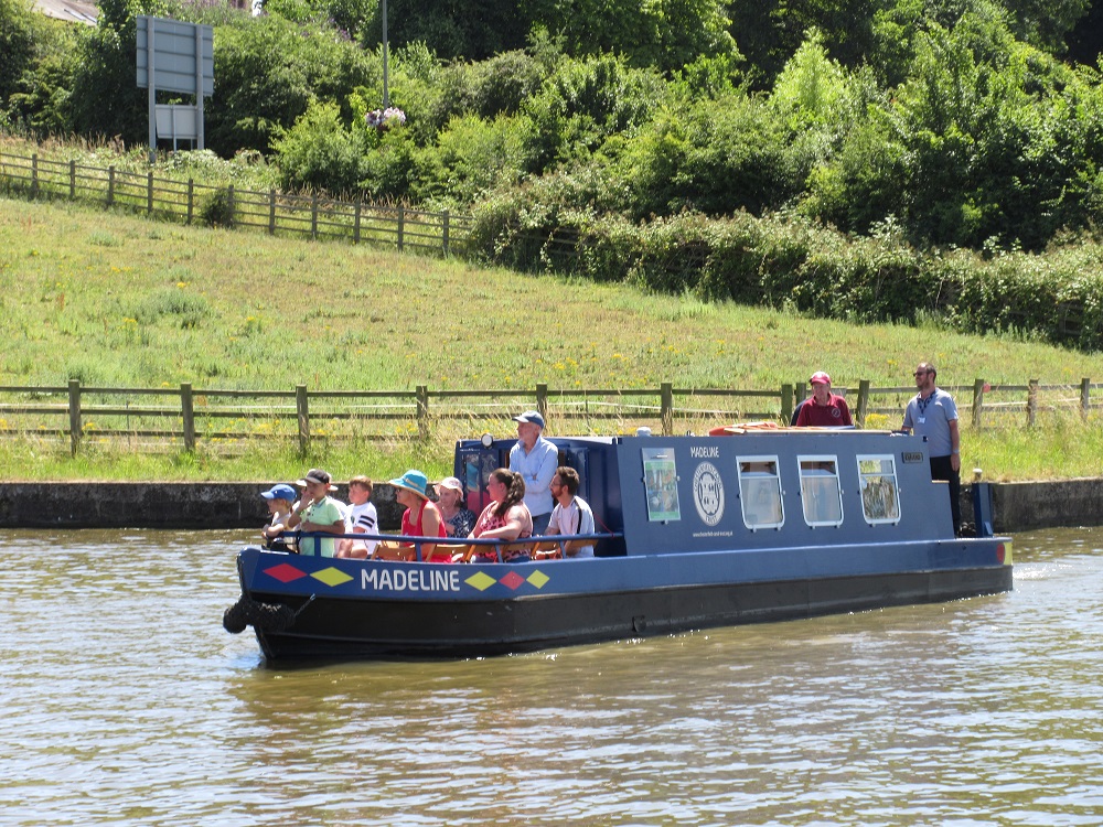The Environment Agency has issued a Hands off flow notice for the River Rother so all our cruises on John Varley ll from Tapton Lock, and on Madeline from Hollingwood Hub are cancelled until the notice is lifted.