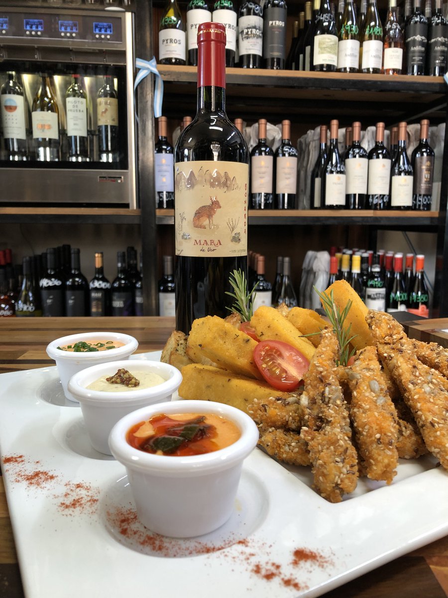 TiempoDSabores's tweet photo. Se viene el #DiaDelAmigo y nosotros te traemos la propuesta perfecta para esa juntada 🤘 #Tapeo, #vinito y dips, ¿qué puede salir mal? 🍷 

Etiquetá a esa persona que te debe un tapeo de @TiempoDSabores 😂

Hacé tu pedido > https://t.co/nb8qQVqfDZ https://t.co/ZwfBalEWYl