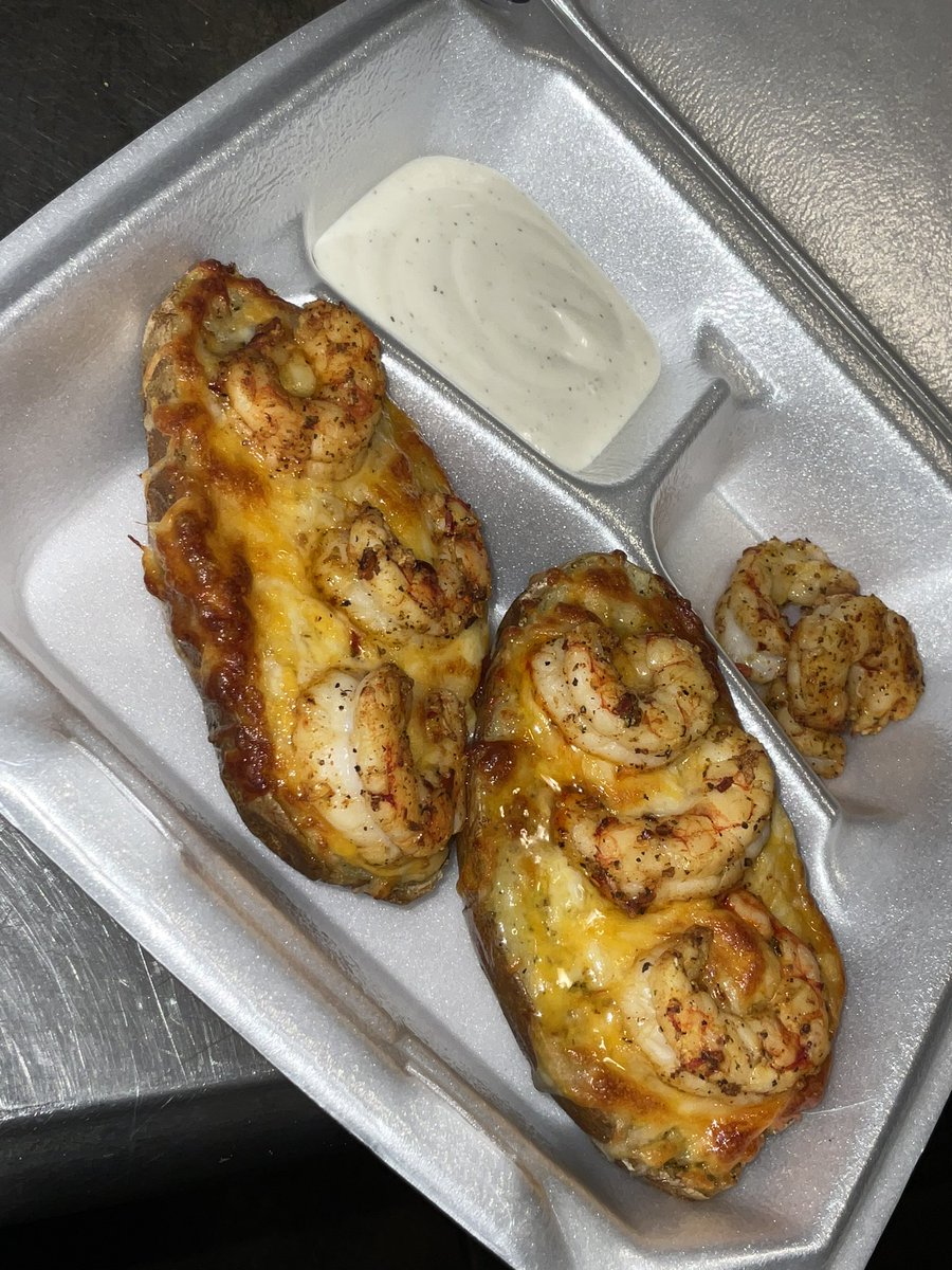 DaRebel_Jihad's tweet photo. Large seafood stuffed potato skins π₯
Stop playing with my nameπ―
#SHARE #FoodDaddy #Cincinnati https://t.co/f6qYiAT37x