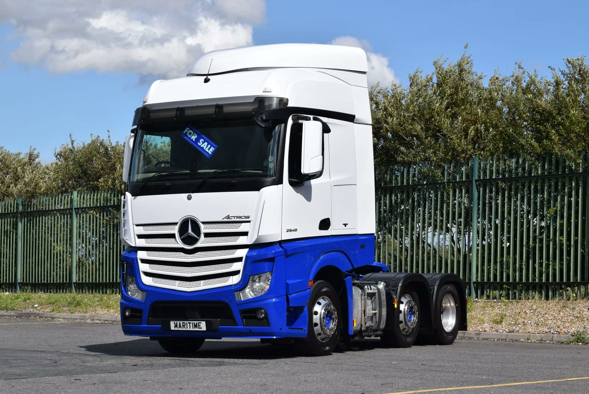 2ndHandTrucks's tweet photo. 2017 Mercedes-Benz - Big Space and Stream Space in stock now at Secondhand Trucks! Last few remaining! Call Danny now on 07801 100 200 to be the second owner! #bigspace #mercedes #streamspace #maritimetransport #maritimetrucksales #secondhandtrucks #calltoday #qualitytrucksales https://t.co/uv5HotbLwo