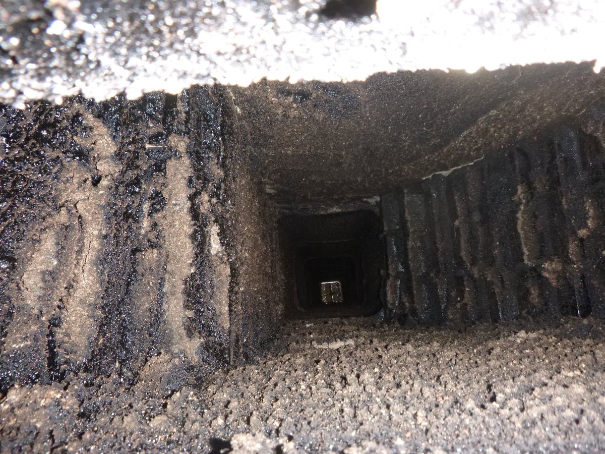 CapitalChimney's tweet image. Check out this before and after of a chimney sweep. Man, do we clean up good 😉

#Chimney #ChimneySweep #ChimneyExperts #CapitalChimneyCorp #Chicago #ChicagoLand #ChimneyInspection