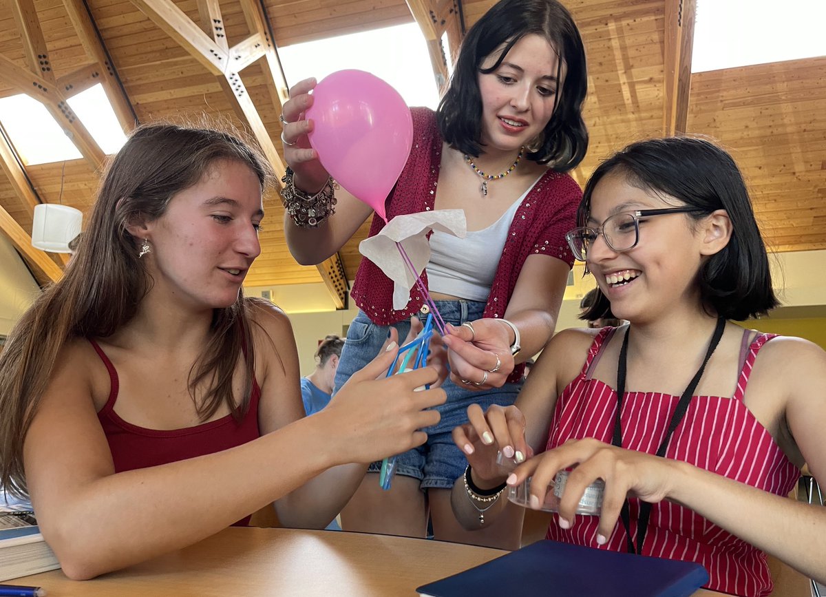 We survived the egg drop at yearbook camp!! Mueller should be so proud!!