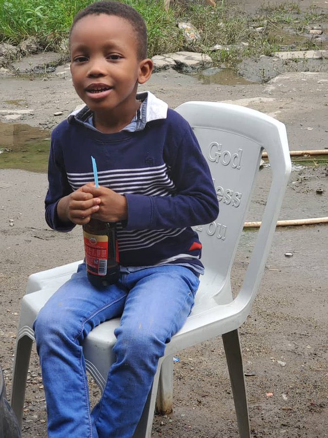 timistorytell's tweet image. Update !!!

This boy was found walking around Gbemisola Adenubi street, off Grandmate, Ago Palace way and no one knows where he was coming from, or who his parents might be. Please retweet this until his parents come across his missing updates, so we can identify his parents.🥺💔