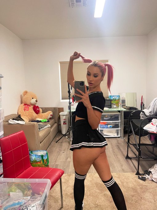 always scoring 😈😛💕 https://t.co/oaHKk9GP1W