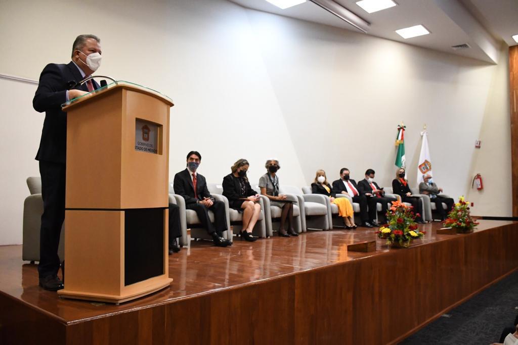 SaludEdomex's tweet photo. 📰 #ComunicadoSalud | CUMPLE ISEM 35 AÑOS DE ENFRENTAR RETOS Y CONVERTIRLOS EN OPORTUNIDADES DE MEJORA EN LOS SERVICIOS DE SALUD.

✅ Reconoce titular de la Secretaría de Salud mexiquense a los trabajadores de la institución.

📌 Más detalles 👉🏻 https://t.co/VDjTXjrG5O https://t.co/WKmQ9wfW5I