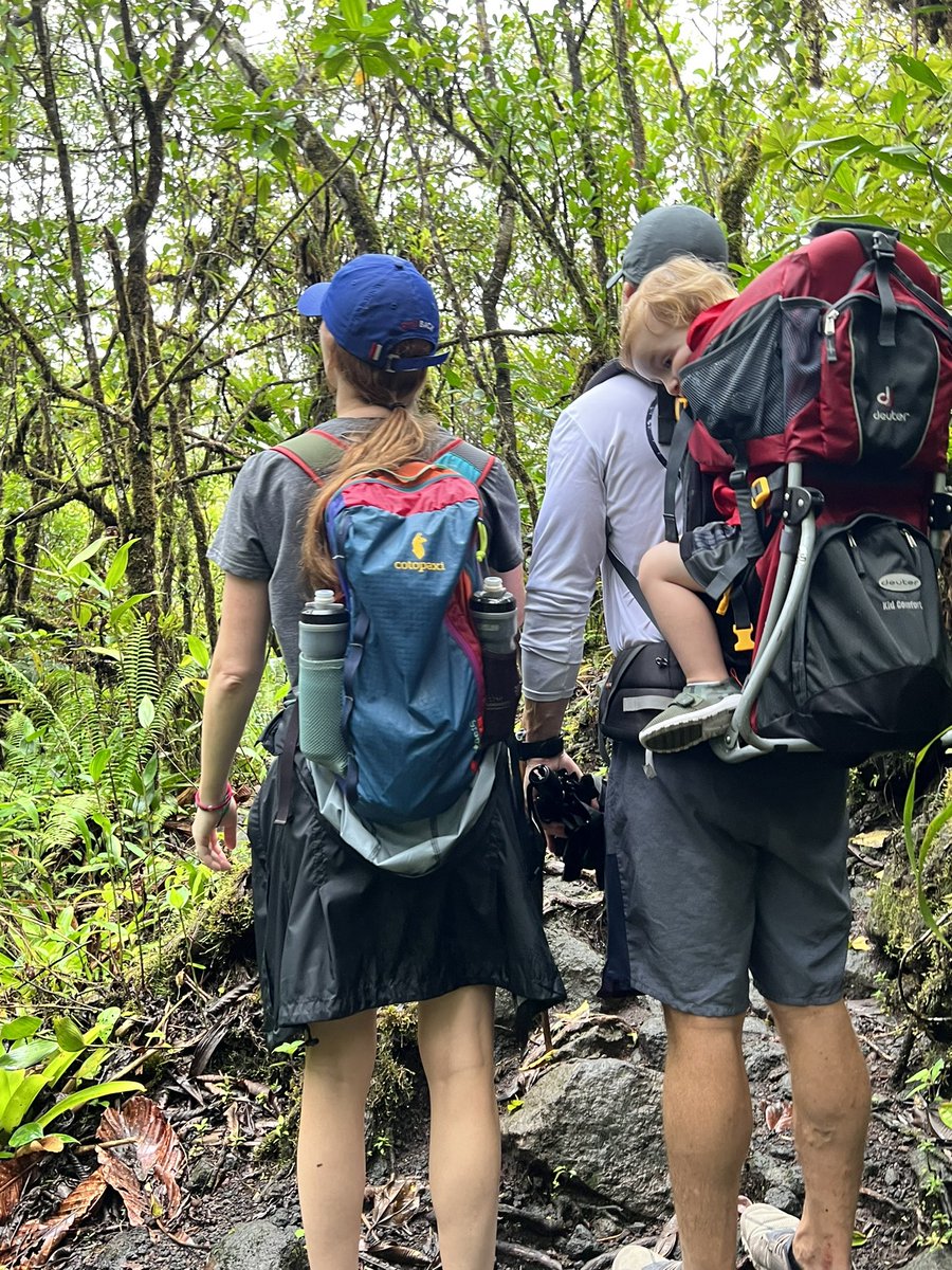 My PNC we’ve hiked just about anywhere and everywhere we can together 🧗🏼 still going with our little sloth in tow 🦥 #costarica #lafortuna #arenalvolcano