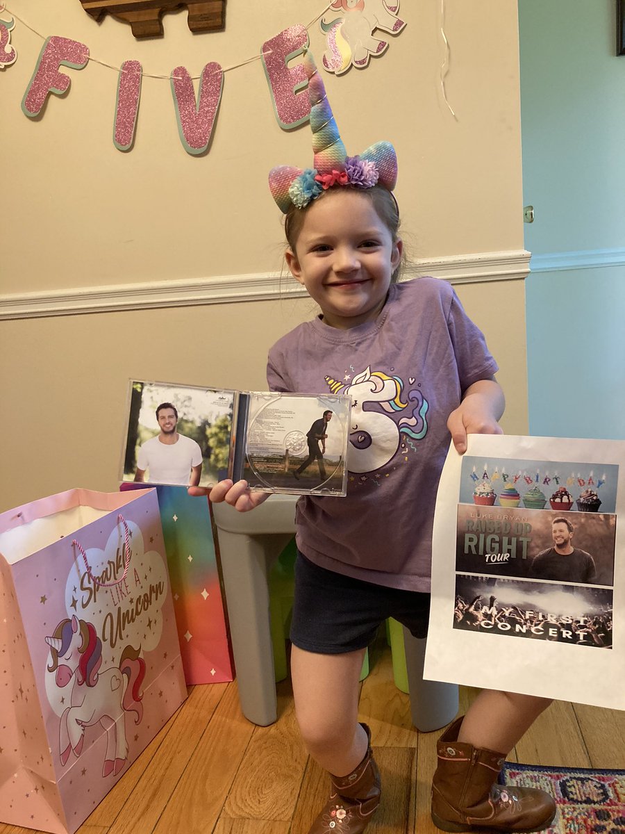 TheDebo76's tweet photo. What do you get a five year old for her birthday….Tickets to her favorite artist ,Luke Bryan of course  ! Can’t wait to see her face this Friday for her first concert!!!! @mar82486 @cmacevents @lukebryan #LukeBryan #countrymusic https://t.co/r76gHLBPkE