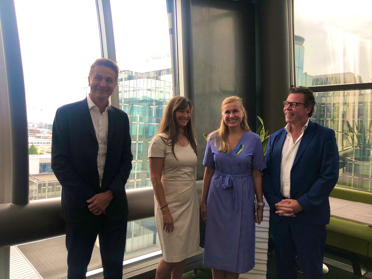 EquinorEU's tweet image. Great discussions today at the @EnerSolutions event w/ Commissioner @KadriSimson &amp;amp; all the members of the network! Now more than ever policymakers, industry &amp;amp; society need to come #together to bring practical solutions to be prepared for next winter &amp;amp; the winters after that