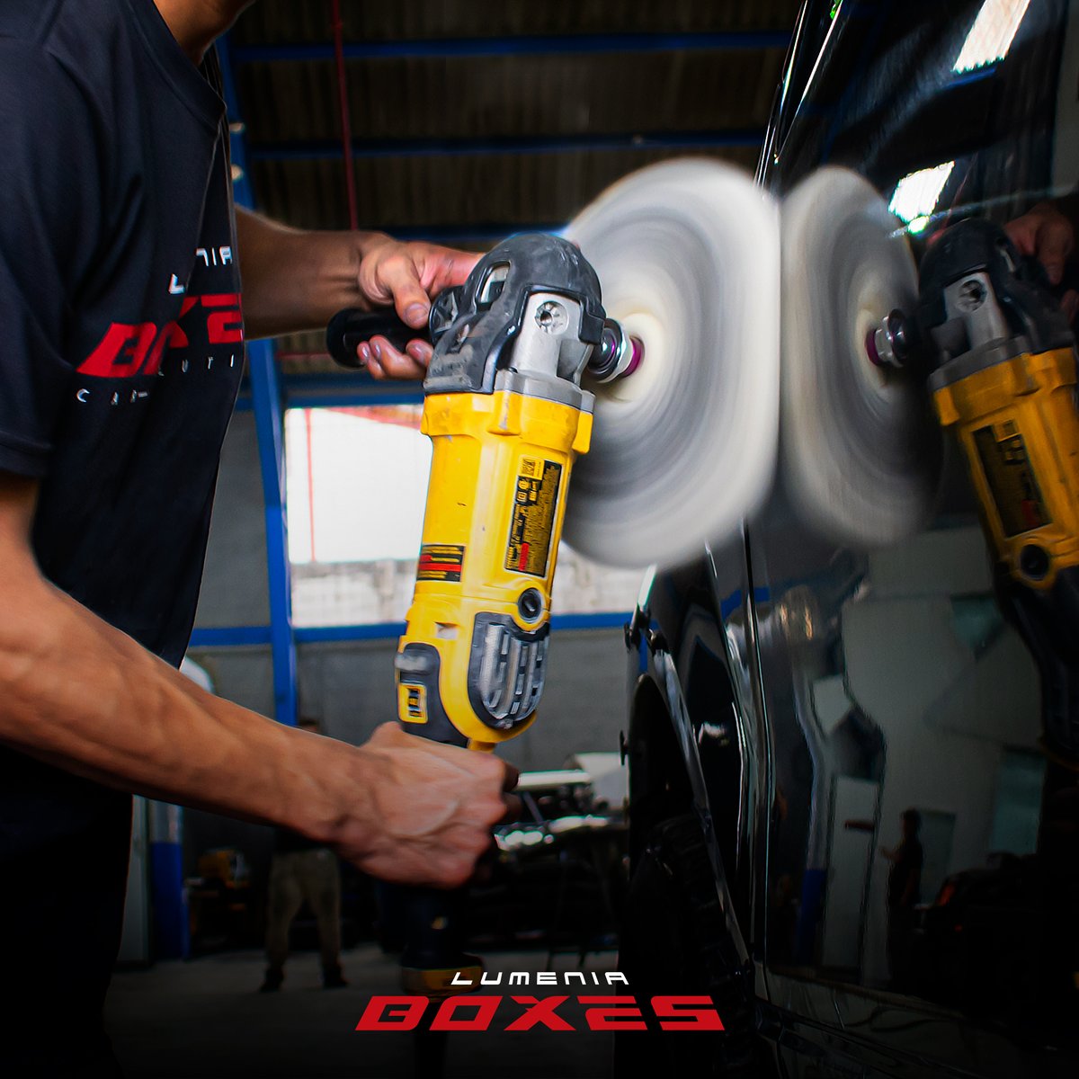 LumeniaBoxes's tweet image. Nuestra #PulidaExpress restaura el brillo natural de la pintura de tu vehículo y remueve la mayoría de rayones e imperfecciones. #BoxesStyle

📲 Cotiza con nosotros: 095 984 6550.