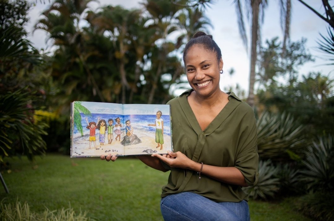 SoliMiddleby's tweet photo. Come down to #earlychildhood corner at the Pacifc village #PIFLM51 to hear Aunty @MNailatikau read my book 'Do you want to meet your Grandma?' at 11am today 🐒🦎🐟✨ https://t.co/UQP93Ns9WE