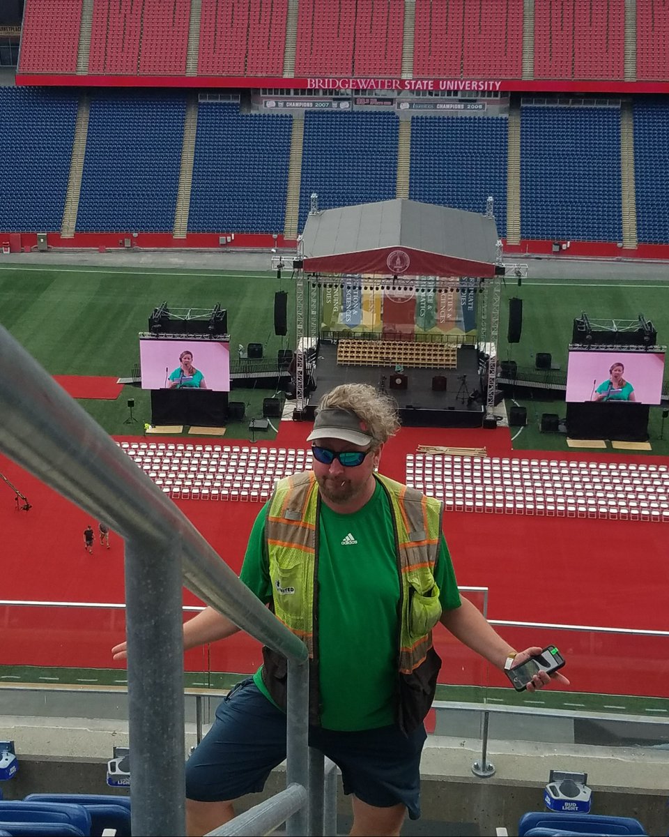 UnitedStaging's tweet photo. How big is the stage we built at @Bridgewater State University this year? It's hard to explain, so here is a #HurleyForReference.
Hope this helps.
#unhelpful #stagebuild #eventproduction #rigging #sitelead #employeeappreciation #hurleyshair #class2022 https://t.co/bx2yzGX7Cl