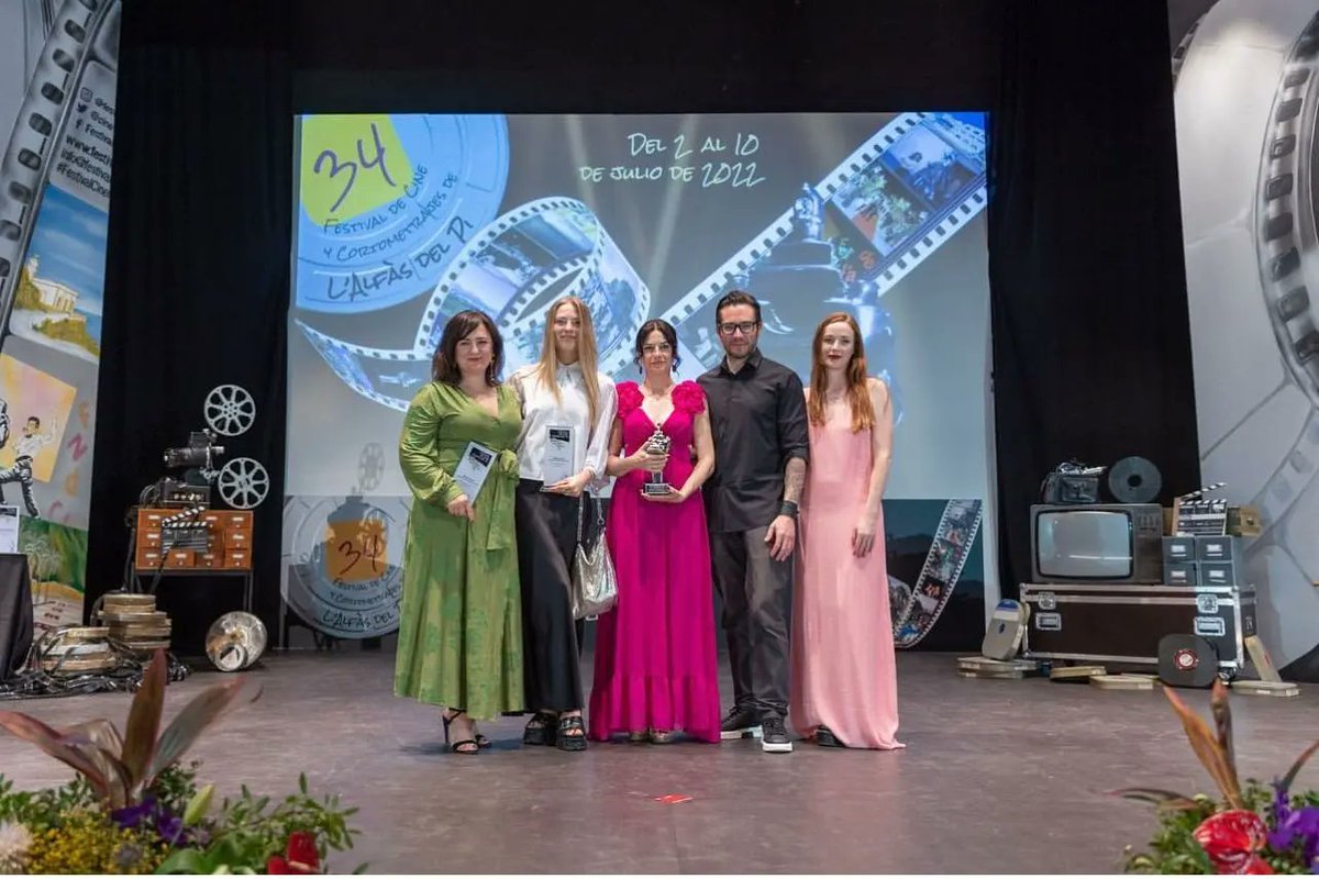 comareacast's tweet photo. Muy felices y orgullosas de nuestra actriz @martiinaste premio #MejorActriz en el @cinealfas por A Entrevista
❤️❤️ Parabéns!!!!
#MartinaStetson #MejorActriz #TalentoComarea #ComareaCast #TeamComarea
#aentrevista #talentogalego #cinegalego
https://t.co/066tUIwh2e https://t.co/h0elGgzr1M