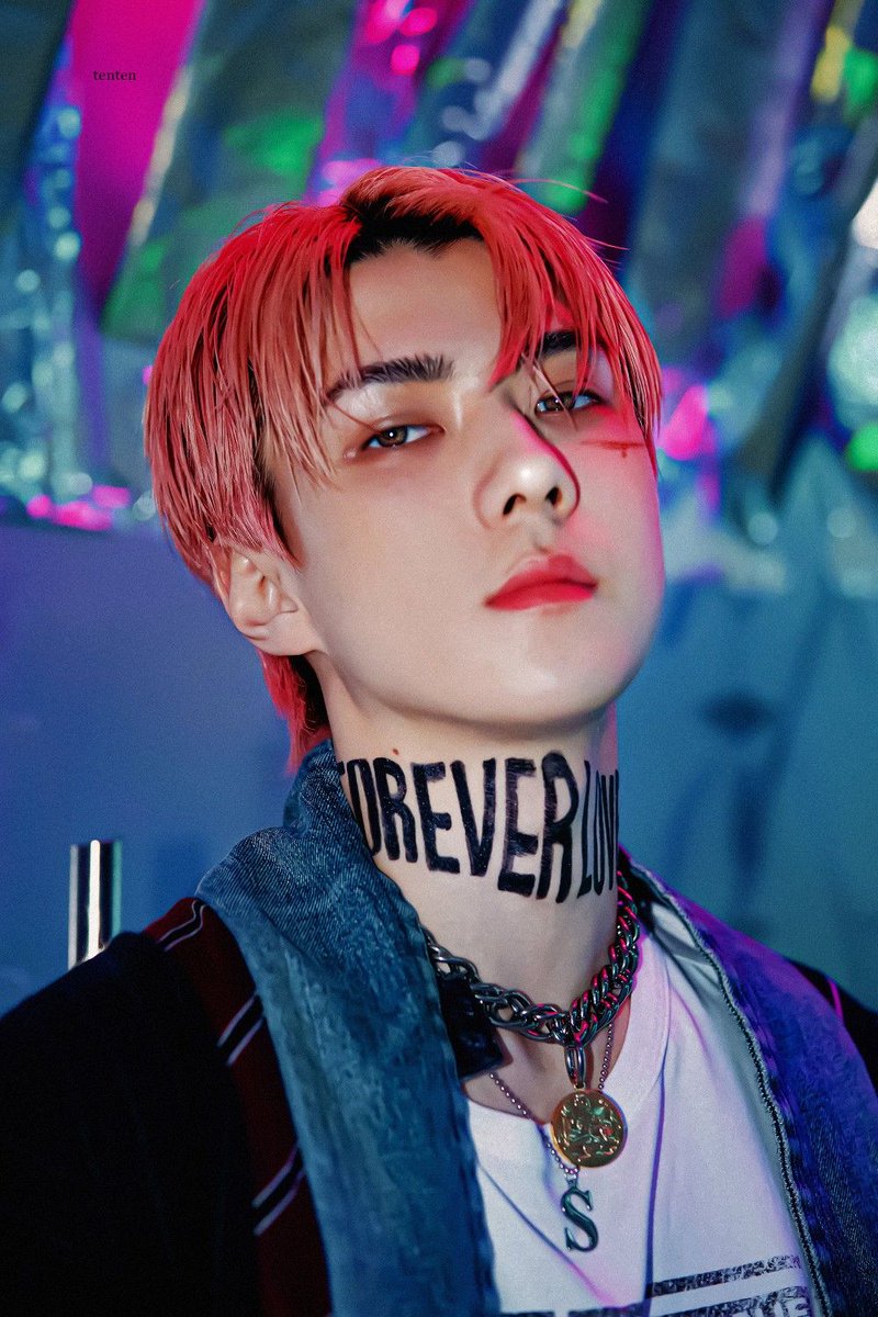 WaitingBbh's tweet photo. اما on me واقعا نمونه بارز استعداد و جذابیته 

I vote for #ExoKPop at the #KCAMexico 
#EXO 
@weareoneEXO https://t.co/QxjSAs3VCe