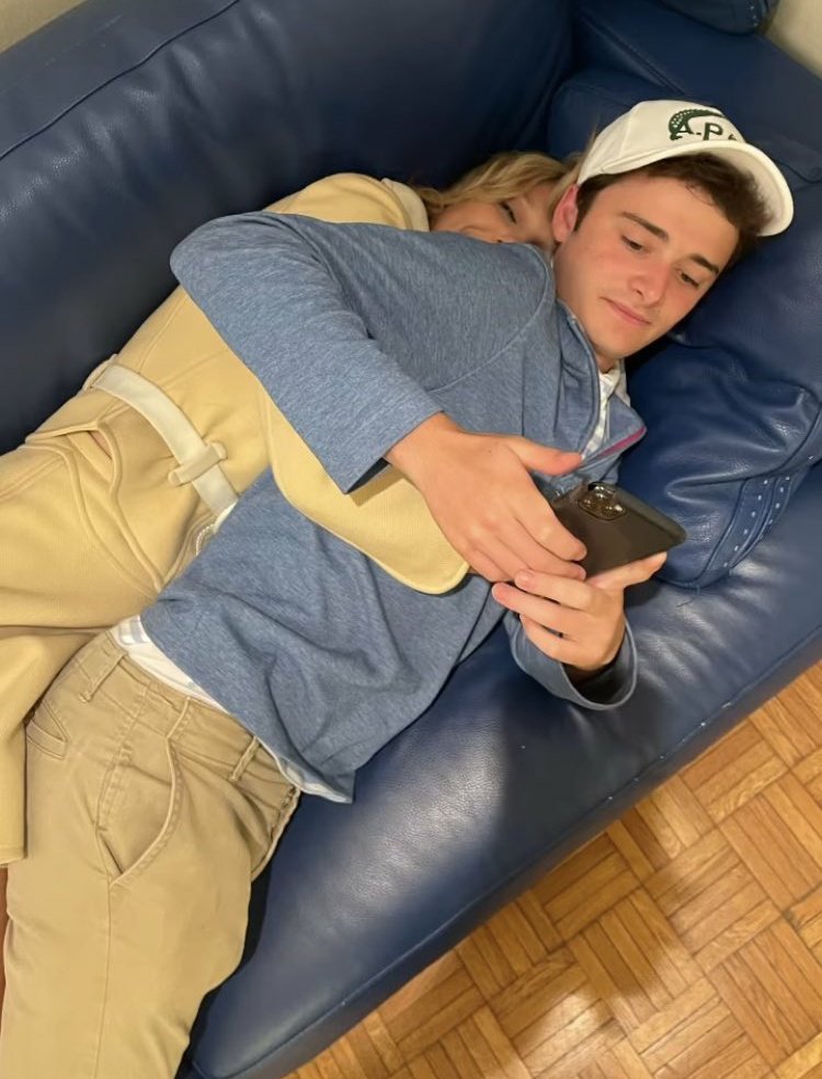 thinknoahs's tweet photo. Friendship goals https://t.co/eYKpAZD4ZX