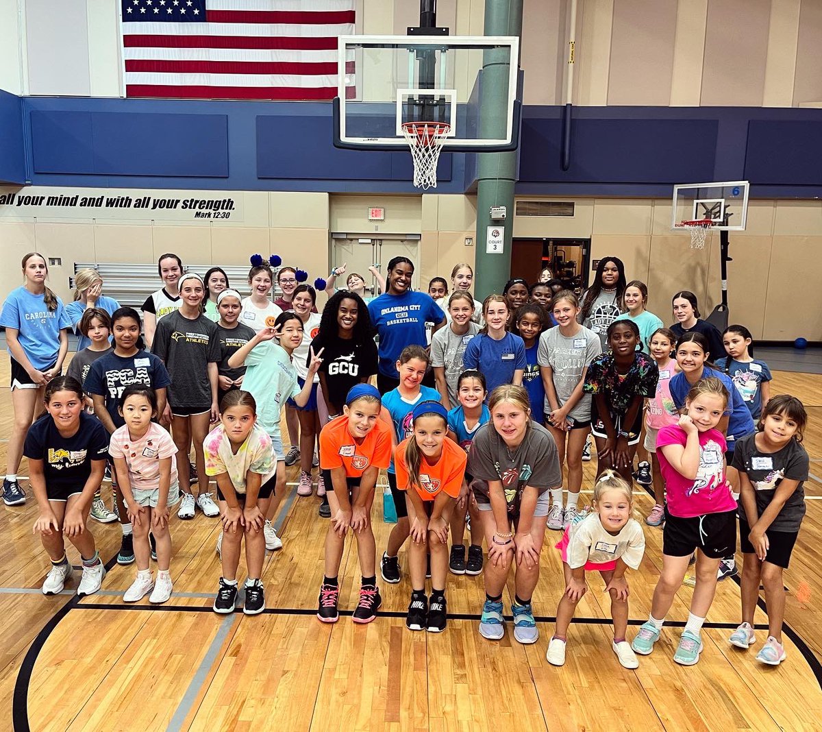 HollyKay2141's tweet photo. Today was Twinning Tuesday! So who better than my twins @bossbria28 and @Haley_12_S to be our guest speakers!! #TwinningisWinning🤩 Bria talked about how important it is to be a student athlete, and Haley talked to the girls about what hard work and work ethic look like! 💙🏀💛 https://t.co/HHFKMWVp7A