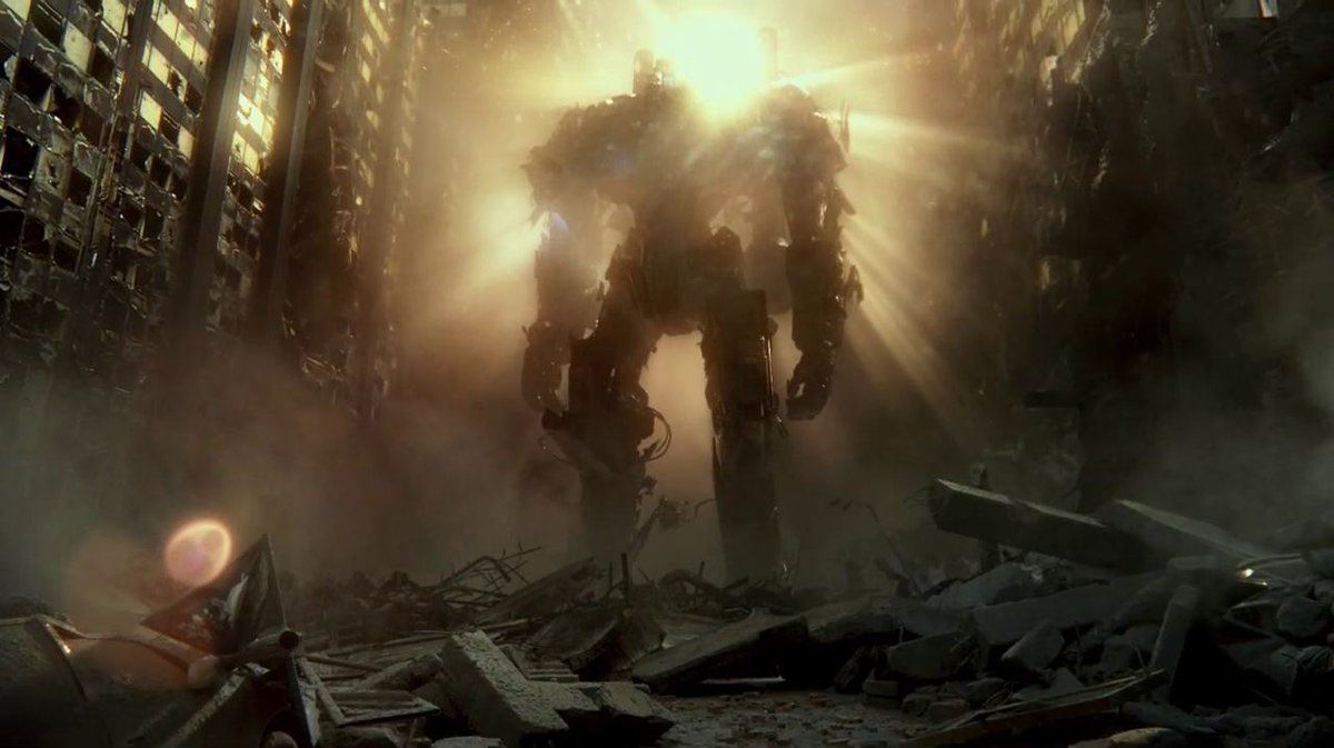 DiscussingFilm's tweet photo. 9 years ago today, Guillermo del Toro’s ‘PACIFIC RIM’ released in theaters. https://t.co/C8mWI4ZTLw