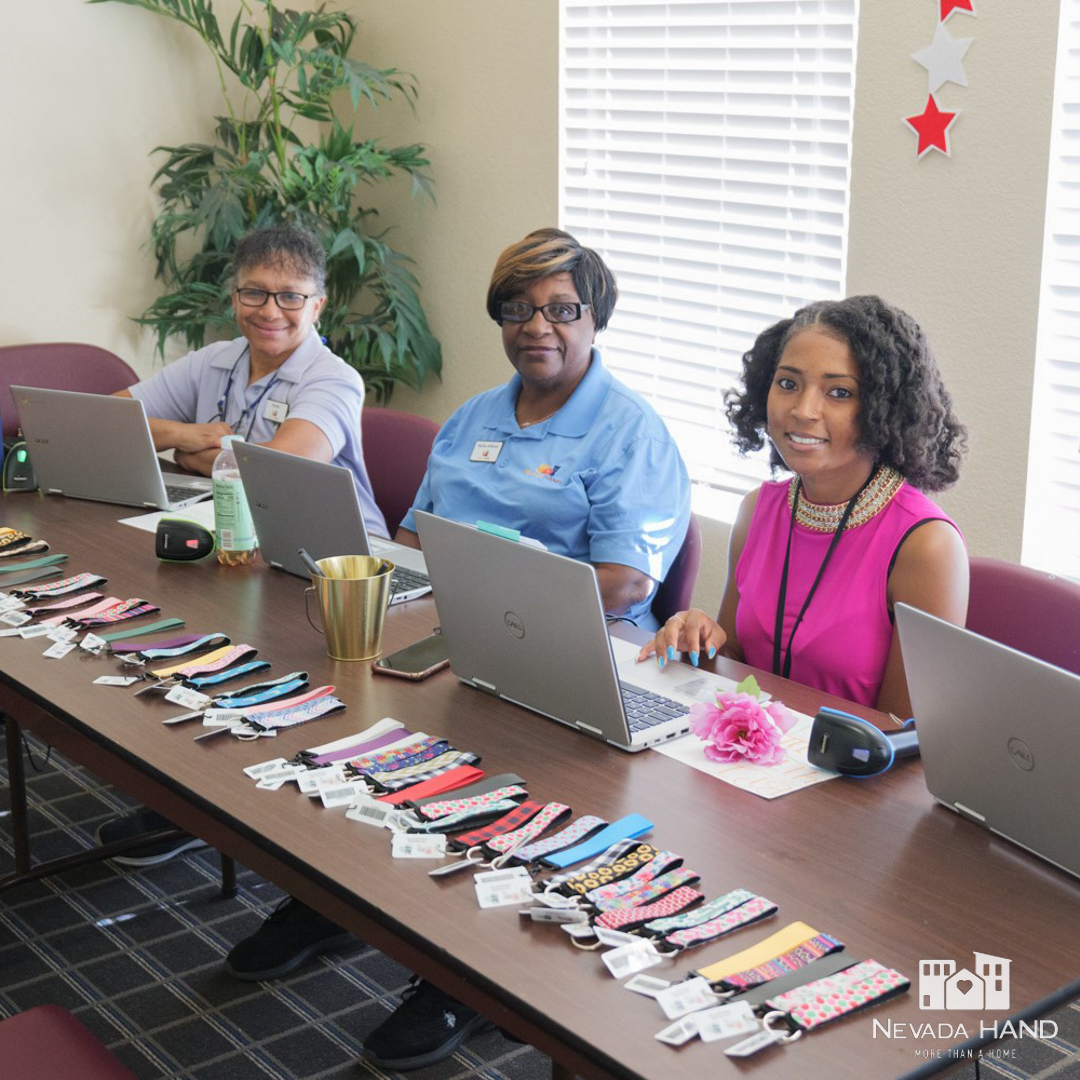 NevadaHANDLV's tweet photo. Thanks to @threesquareLV, our residents at Rochelle Pines, Bonanza Pines, and Stewart Pines have access to nutritious ingredients from the food pantry. Thank you for enrolling our residents in this program!

#morethanahome #foodpantry #affordablehousing #threesquare https://t.co/Y9WLM863LY