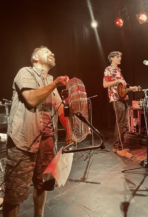 jonholmes1's tweet photo. It’s fair to say our pilot recording for @BBCRadio4 tonight was HOT. Kudos to the sell out crowd for sticky-ing with us in a buzzy Camden. Great venue, and me being, erm, a big fan of it. #CarbonLifeforms https://t.co/OLnS5Sw0fB