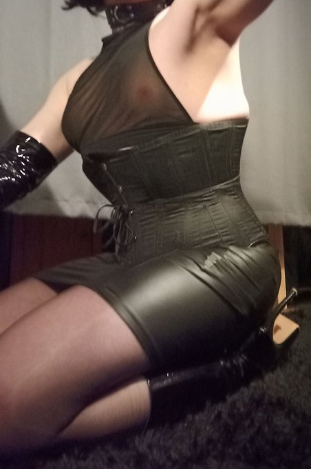 My waist gets smalller. I simply love corsets! Like my Outfit? https://t.co/DmIUFSDFCS<a href="/tag/lipstick"class="tags"><span>#lipstick</span></a><a href="/tag/highheels"class="tags"><span>#highheels</span></a><a href="/tag/sissy"class="tags"><span>#sissy</span></a>