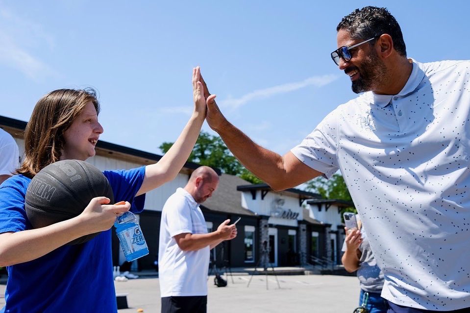 CoachCalArk's tweet photo. We also got to stop in at @PillarSupportKY in Oldham County to spend some time with our friends there. It was great seeing them again and they have a softball game tonight, so good luck to them! 

#BBN, I’ll see you tomorrow in London! https://t.co/6sJ8dTNVMY