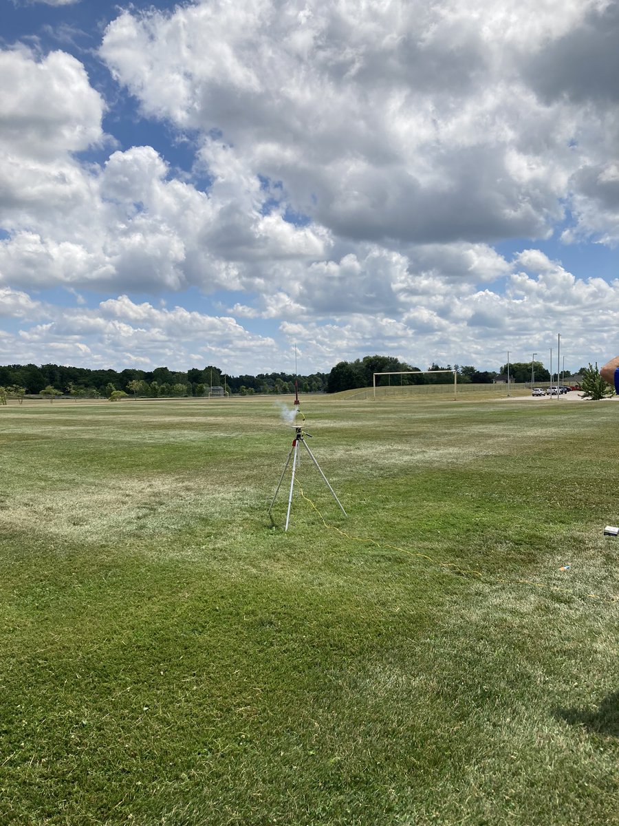 oyapmark's tweet image. We have ignition! Four successful launches in a row at SDCI OYAP summer tech camp. Soaring high indeed at SDCI !!!