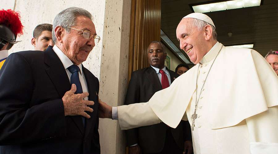 DrRobertoMOjeda's tweet photo. Conmovedoras palabras @Pontifex_es ...“Yo quiero mucho al pueblo cubano. Tuve buenas relaciones humanas con gente cubana y también lo confieso: con Raúl Castro tengo una relación humana... #Cuba es un símbolo, tiene una historia grande, yo me siento muy cercano..." #CubaPorLaVida https://t.co/hJsTAwPgpt
