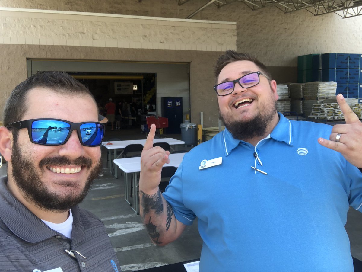 Out here at Lowe’s for a Contractors Appreciation event! Hunting for some #cru and #iru <a href="/Kristin_Lummus/">Kristin_Lummus</a> @davidgr33228860 <a href="/DaveEdwards100/">Dave Edwards</a> <a href="/Farzad_Farokhi/">Farzad Farokhi</a> @Alexand52198356 @KAMO_A_Train