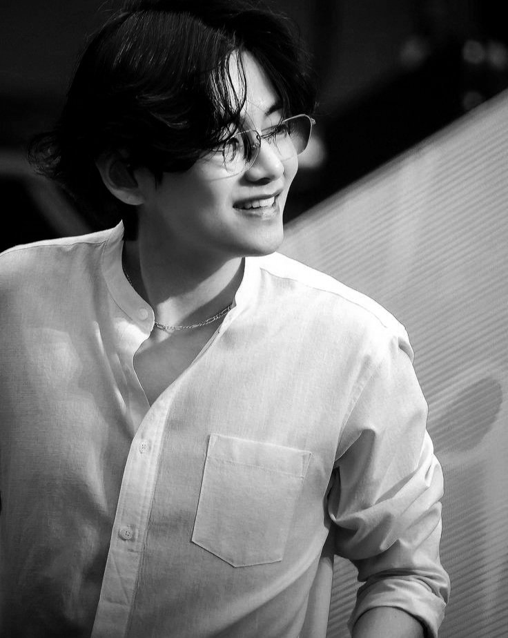 CourtJester_TK's tweet photo. #taekookau
~Easy Ride Up~

Jungkook was a respectable guy. He paid his taxes, called his mum and never eyed a taken man.

That is, until he met, Kim Taehyung - his neighbour's fiancé. https://t.co/YA3TbyJav1