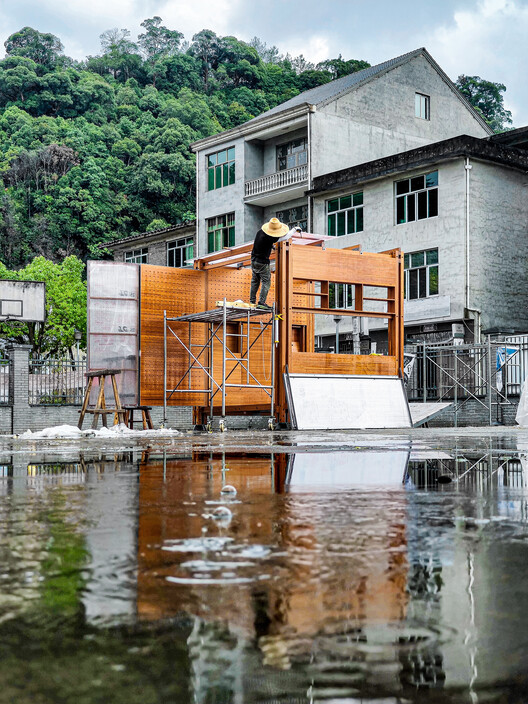 Mobile Working Cabin for Rural Vitalization / SCHOOL OF ARCHITECTURE AND URBAN PLANNING, NANJING UNIVERSITY