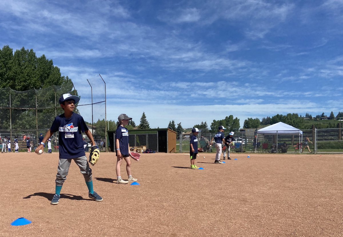 BlueJaysAcademy's tweet photo. No filters needed when youโre in Big Sky Country. ๐ค
Thanks for spending the day with us, @CochraneMinor!
#AcademyWeek https://t.co/NzOJQNIbcl