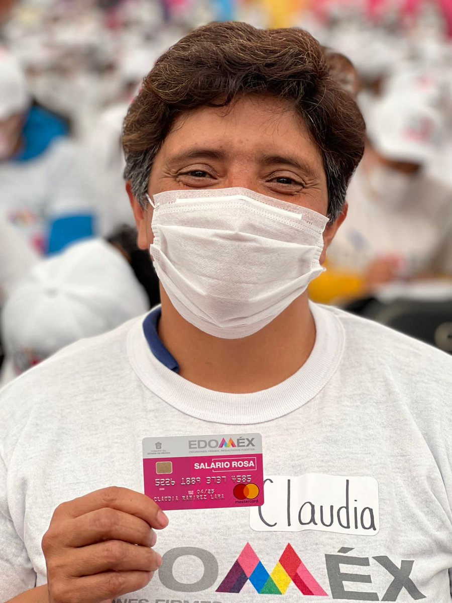 EduardoFloMa1's tweet photo. El #SalarioRosa es un apoyo integral para las Amas de Casa!  @alfredodelmazo entrega tarjetas a miles de mexiquenses en el municipio de Atizapán de Zaragoza #Edomex #SalarioRosaEstaContigo 🧏🏻‍♀️👏❤️‍🔥 https://t.co/pGOGdryMOf