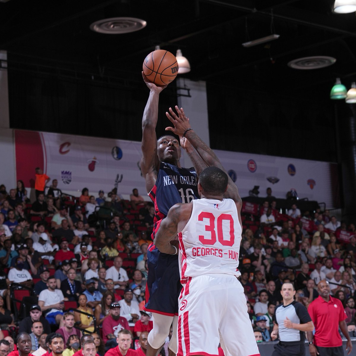 PelicansNBA's tweet photo. Daeqwon Plowden, that guy😏

16 points &amp; 6 rebounds off the bench last night

@DaeqwonPlowden | #SummerPelicans https://t.co/2OCXRFsF2Q
