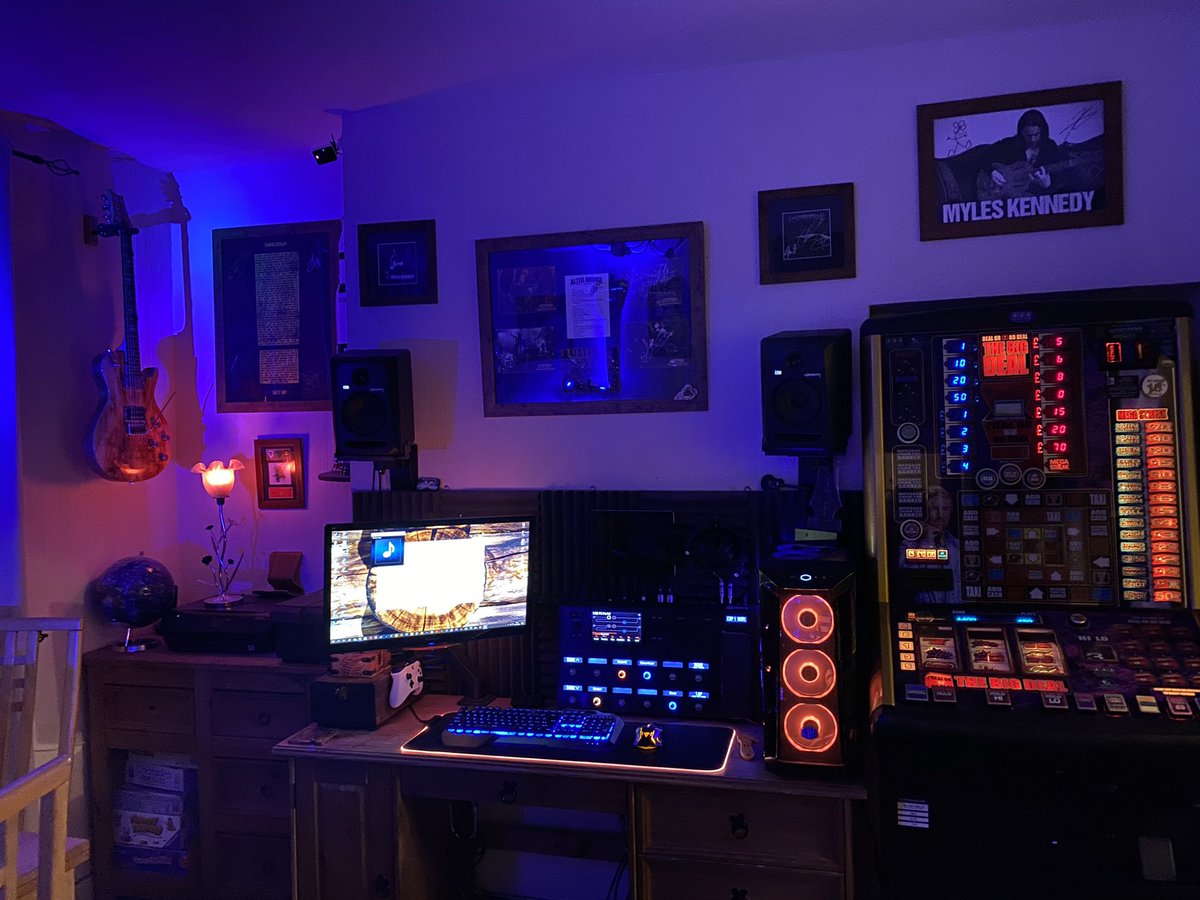 meteoriot's tweet photo. @bitwitkyle Do your best / worst 

Ryzen 5 3600
RX5700xt 
16gb ram 
And stuff https://t.co/lCZKmQAFBv