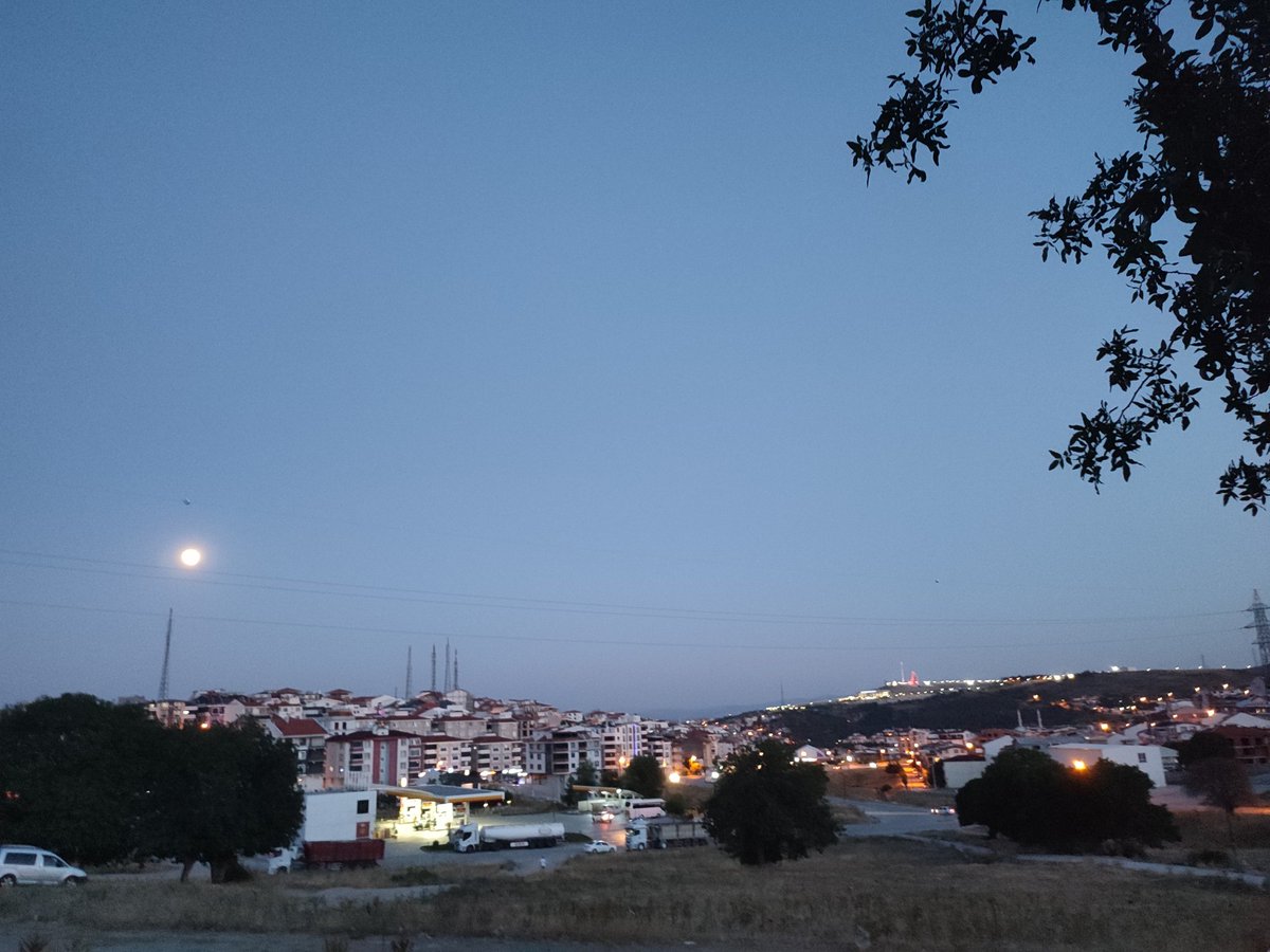 Sessizliğe bürünen şehir Balıkesir iyi akşamlar 👋
