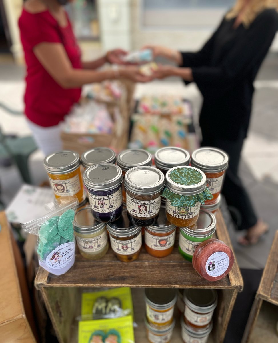 KingsShopsHI's tweet photo. Visit the Kings' Shops Farmers Market today and every Tuesday from 9am-2:30pm for a unique, open-air market experience. Enjoy quality island produce and goods in a boutique style atmosphere that has something for everyone 🍍🌴🌺⁠
.
.
#kingsshopshawaii #kingsshops #kingsshopsHI https://t.co/dqou99fTYL