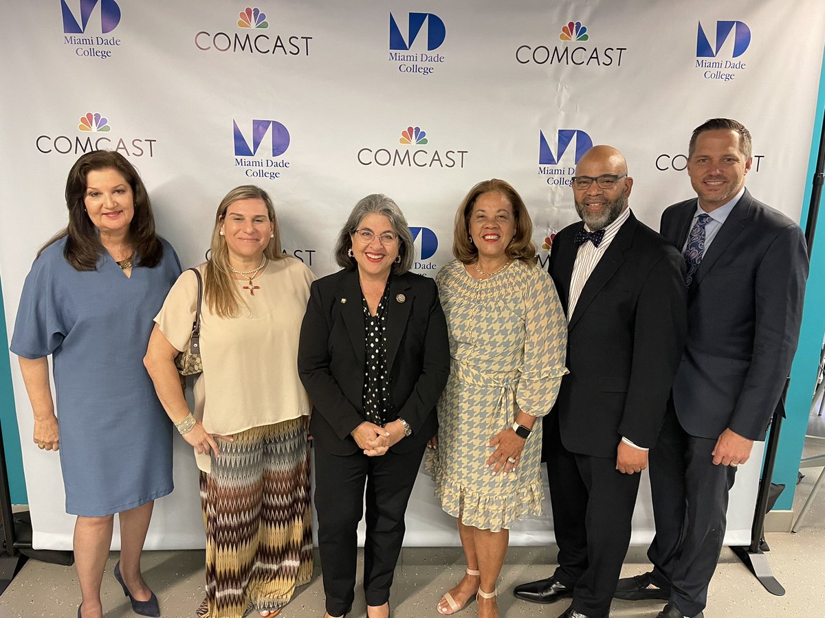 Ana Chammas tweet media