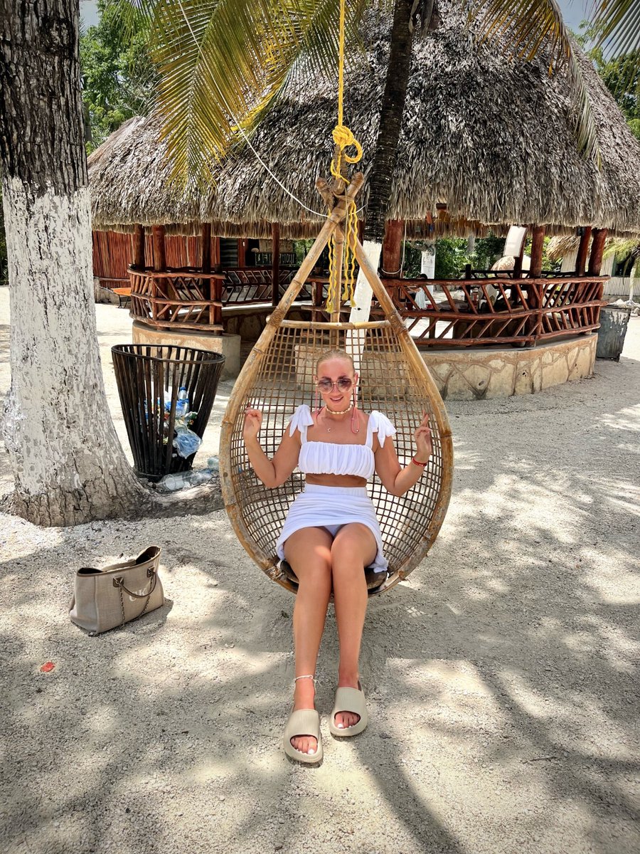 CharlyKavanaghx's tweet photo. Mexico🍹💛🤍 https://t.co/jfjzw0Isas