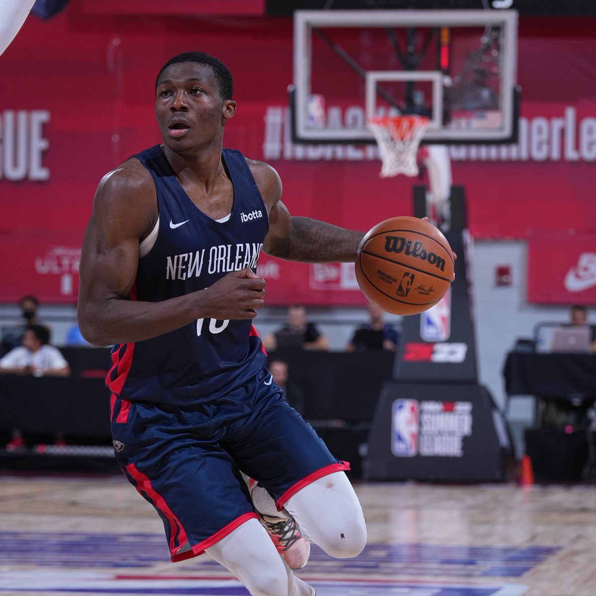 PelicansNBA's tweet photo. Daeqwon Plowden, that guy😏

16 points &amp; 6 rebounds off the bench last night

@DaeqwonPlowden | #SummerPelicans https://t.co/2OCXRFsF2Q