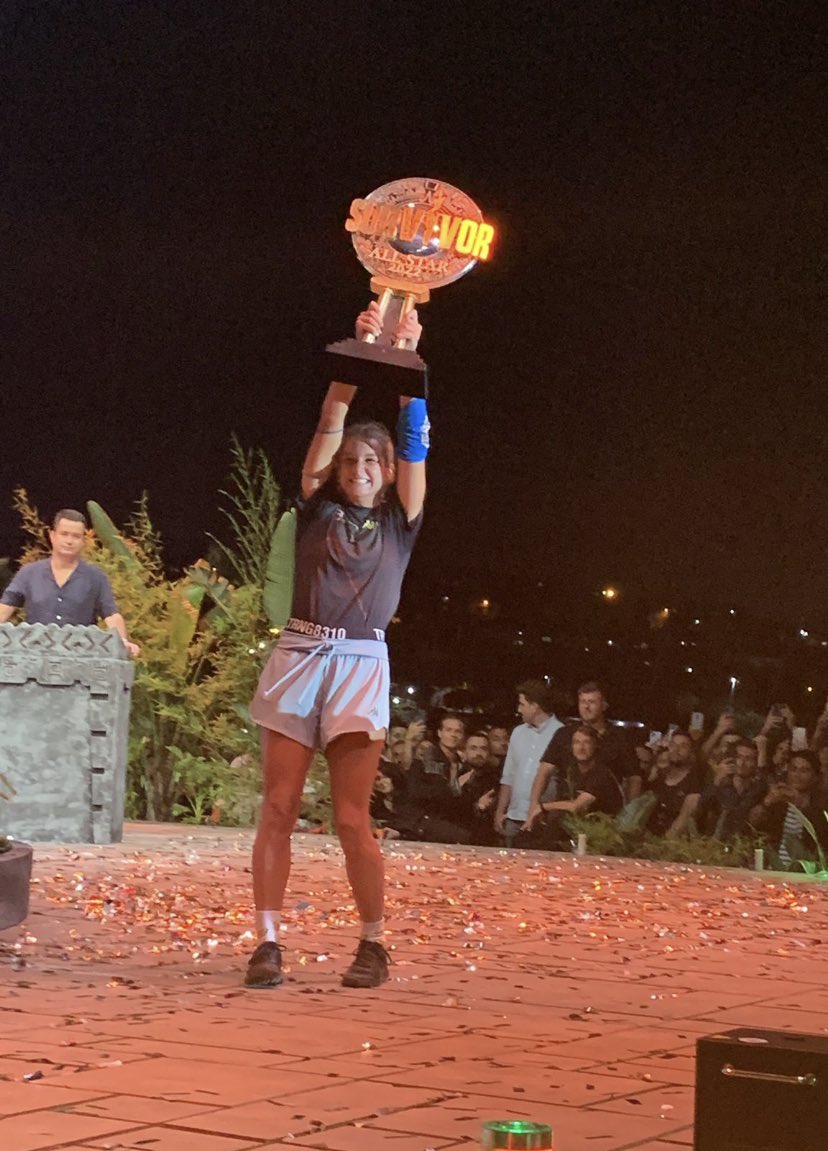 peşinden gidecek cesaretin varsa
bütün hayaller gerçek olabilir 
gecikmiş masalımızın sonu güzel bitti nisamm

KupanınAdı NisaBölükbaşı