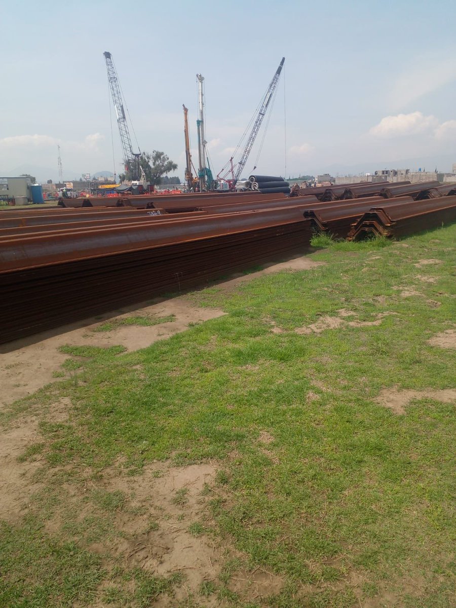 TradeAcero's tweet image. Así sigue llegando la #tablestaca metálica y acumulándose en patios de nuestro cliente. Más de 1000tons en piso para el inicio de los trabajos. @TradeAcero listos siempre para asesoramiento técnico y comercial en tablestacas y productos de acero, contáctanos!!