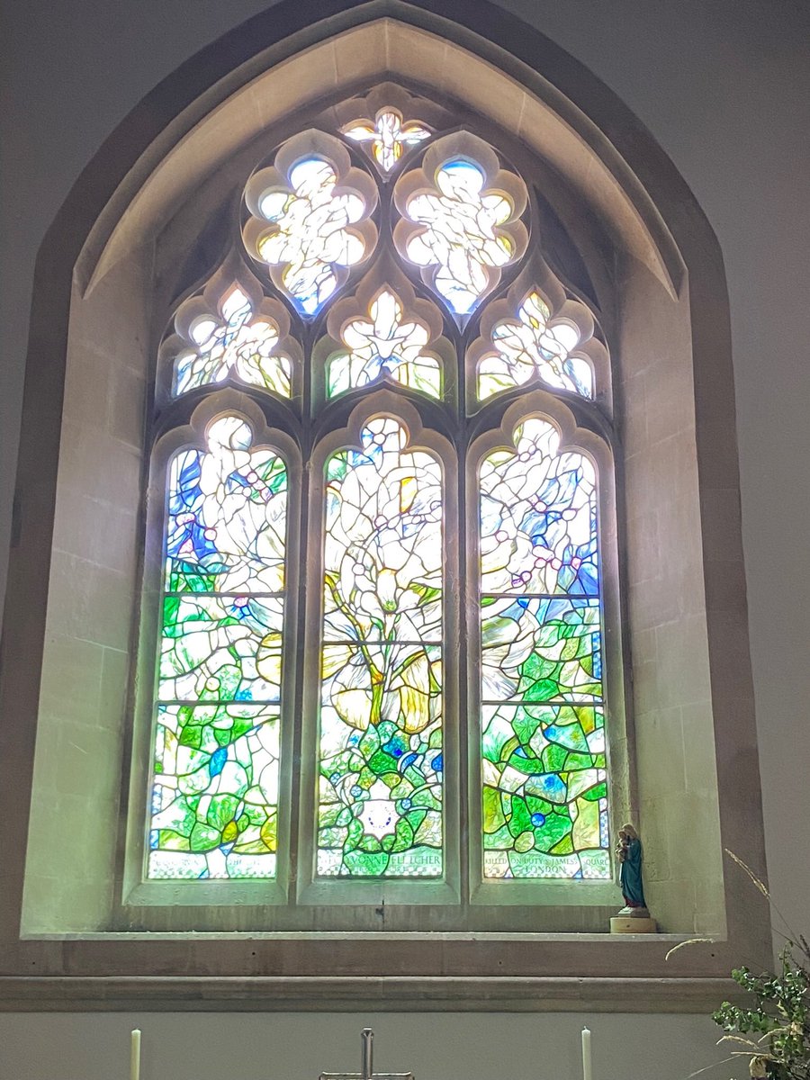 ellentudor's tweet photo. Also tweeting from Dorset tonight whilst on hols. Visited #Semley today looking for Wiltshire Ancestors and came across a very worthy tribute to Yvonne Fletcher who died whilst on duty outside the Libyan Embassy in 1984 #AncestryHour https://t.co/KHzxBXGgts