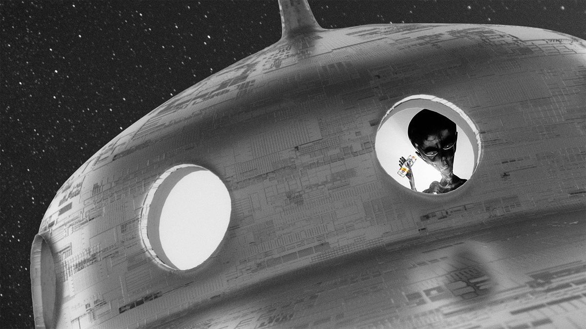 WhiteClaw's tweet photo. What the telescope didn’t capture… 👽 👀 https://t.co/CCLBhWl8o9