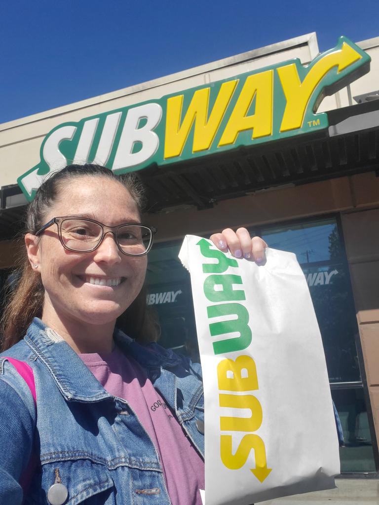 SeattleWolf's tweet photo. Got my free 6in sandwich from @SUBWAY! Go get yours before 12pm (or before they run out). Thanks for the heads up @MorningWolfMatt.
- @morningwolfem https://t.co/aDJ4sOXzuO