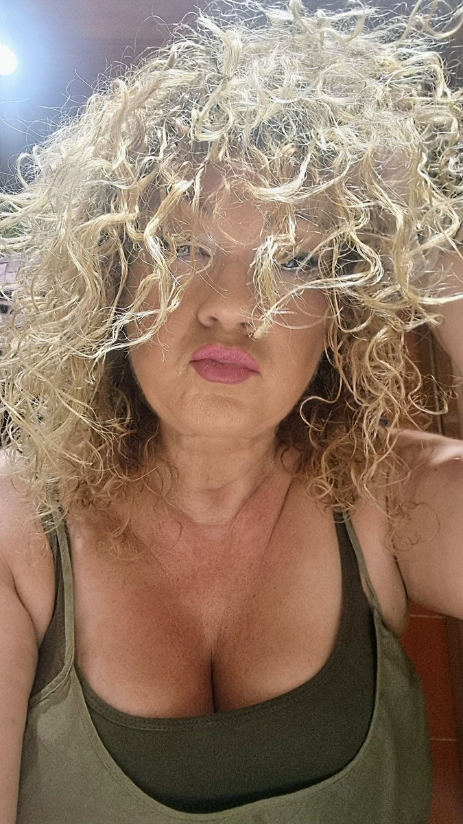 maria6tata's tweet photo. #hayrstyle #curly #hairoftheday 
#curlyhair #curlygirl #curlys 
#culrs #rulosnaturales #curlyhair #rizosperfectos  #rizos #CurlyGirl
#rizosnaturales #peluqueria 
#peluquera #model #love 
#peluquería #rizosnaturales #rizosespaña 
#rizonatural https://t.co/pv5NF66egb
